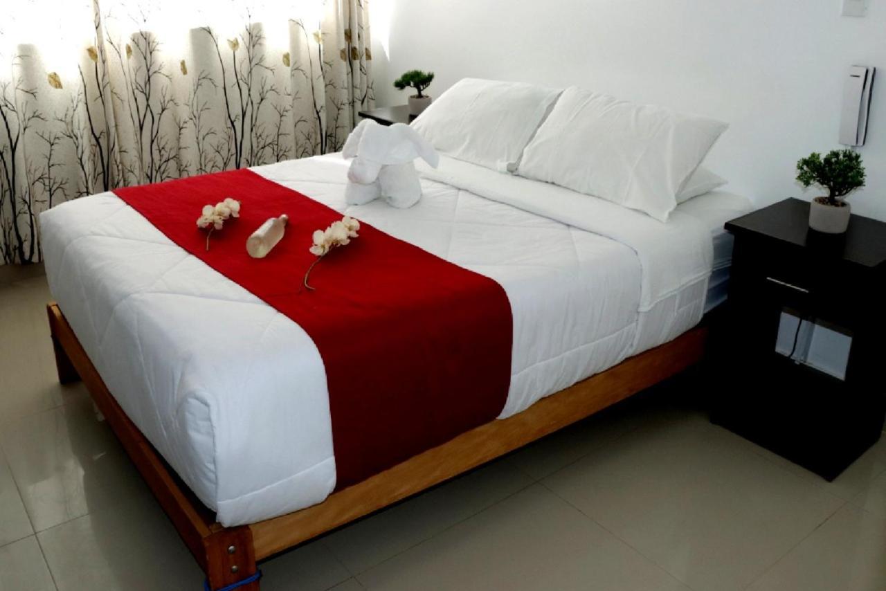Hotel Lucero Paracas Exterior photo